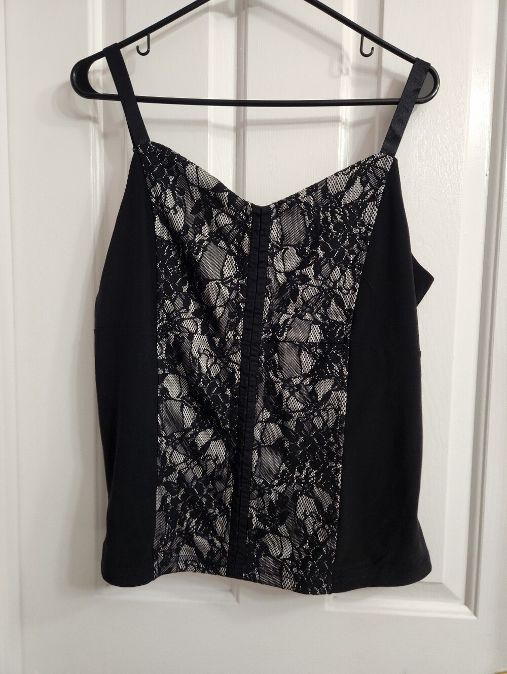NWOT Avenue Studio Black Lace Overlay Women's Blouse Tank Sz. 14/16